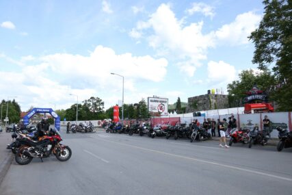 (FOTO) Okupili se ljubitelji dvotočkaša iz cijele Evrope: Stanivuković prisustvovao manifestaciji "Moto fest Banjaluka 2024"
