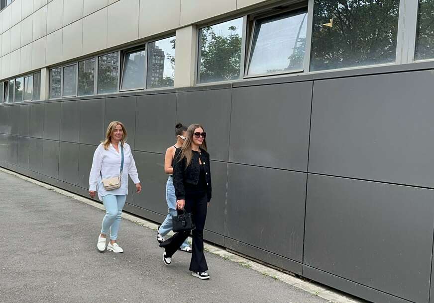 Danijela Rodić sa Natašom i Bojanom
