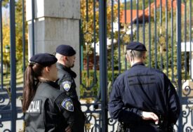 Detalji stravičnog zločina u Zagrebu: Mladić (28) NASMRT IZBO MAJKU (68), policija u kuću ušla u specijalnim odijelima