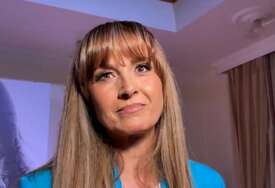 (VIDEO) Aleksandra Radović slomljena od bola: Pjevačici PREMINUO OTAC, pred smrt dovela sveštenika da mu očita molitvu