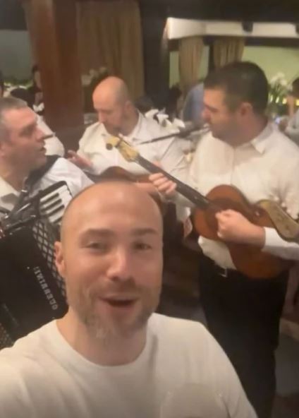 Aca Sofronijević u kafani