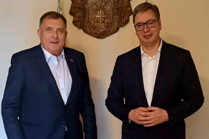 „NIJE U PITANJU LJUBAV PREMA DODIKU“ Vučić poručio da Srbija neće priznati lidera Srpske koga je oktroisao Zapad  