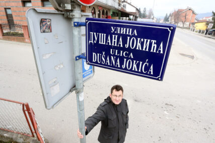 (FOTO) Dušan Jokić u Ulici Dušana Jokića: Ko u Banjaluci ima 2 ulice, a čijeg imena nema na plavoj pločici