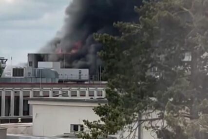 (VIDEO) Iznad grada toksičan oblak dima: Ogroman požar u fabrici u Berlinu