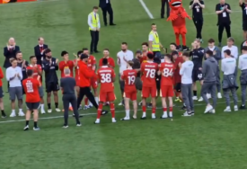 (VIDEO) OSRAMOTIO SE Jirgen Klop se oprostio od Liverpula, svi su tapšali osim jednog igrača