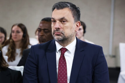Konaković komentarisao odluku Vlade Srpske  "Dok lupetaju o osamostaljenju, na granici su da građane razdruže za 2 milijarde KM"