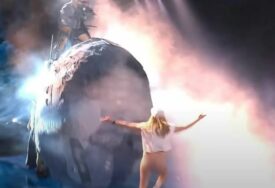 (VIDEO, FOTO) BEZ GAĆA IZAŠAO IZ JAJETA Najskandalozniji nastup na Evroviziji, svijet u šoku