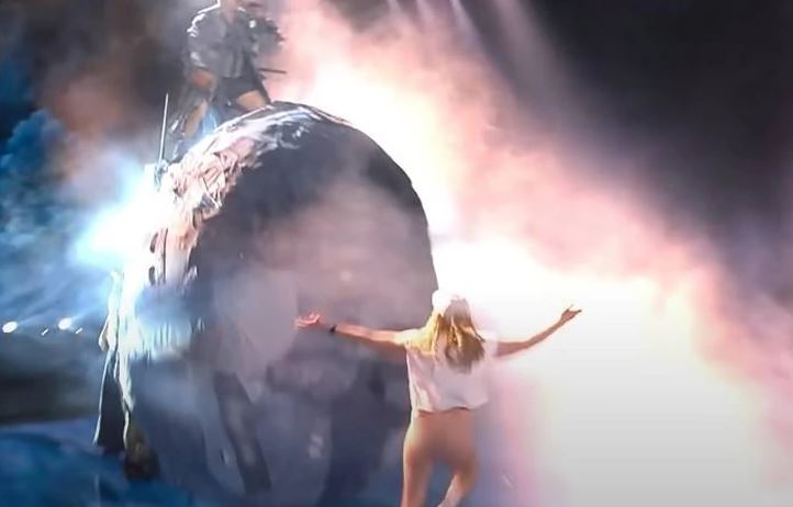 (VIDEO, FOTO) BEZ GAĆA IZAŠAO IZ JAJETA Najskandalozniji nastup na Evroviziji, svijet u šoku