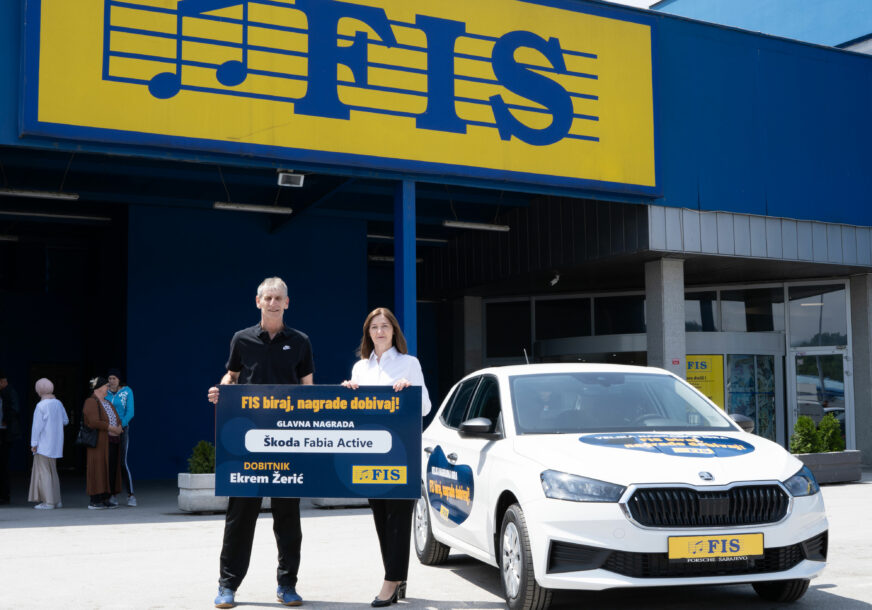 FIS uručio dva automobila Škoda Fabia sretnim dobitnicima