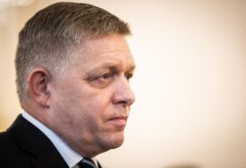 Fico ostaje na intenzivnoj njezi: Oglasila se vlada o zdravstvenom stanju slovačkog premijera