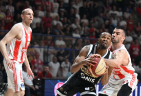 (FOTO) "Nemoj više da nam daješ molim te" Legendarni košarkaš Partizana ponovo osuo paljbu po Kevinu Panteru