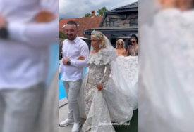 (VIDEO) Par kakav niste vidjeli: Milica Kemez sa krunom na glavi se udaje za Boru Santanu, svuda cvijeće po vjenčanici