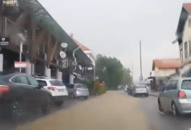 (VIDEO) Izdato žuto upozorenje: Olujno NEVRIJEME STIGLO U HRVATSKU, u nekim mjestima padao grad