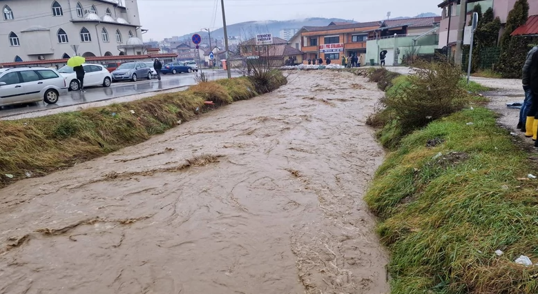 (VIDEO) "Vodotokovi velikih rijeka su u normalnim granicama" Poslije teške situacije, u Novom Pazaru i Užicama stanje se konačno stabilizuje
