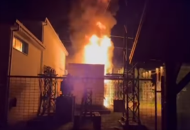 (VIDEO) GRAĐANE UZNEMIRILE EKSPLOZIJE Požar ugasio struju u ovom gradu u BiH