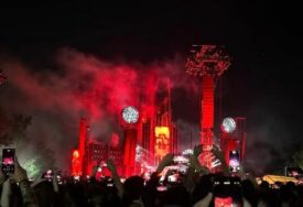 (VIDEO, FOTO) VATRENI ŠOU ZA HILJADE FANOVA Ramštajn održao koncert za pamćenje u Beogradu, frontmen grupe se obratio publici na srpskom