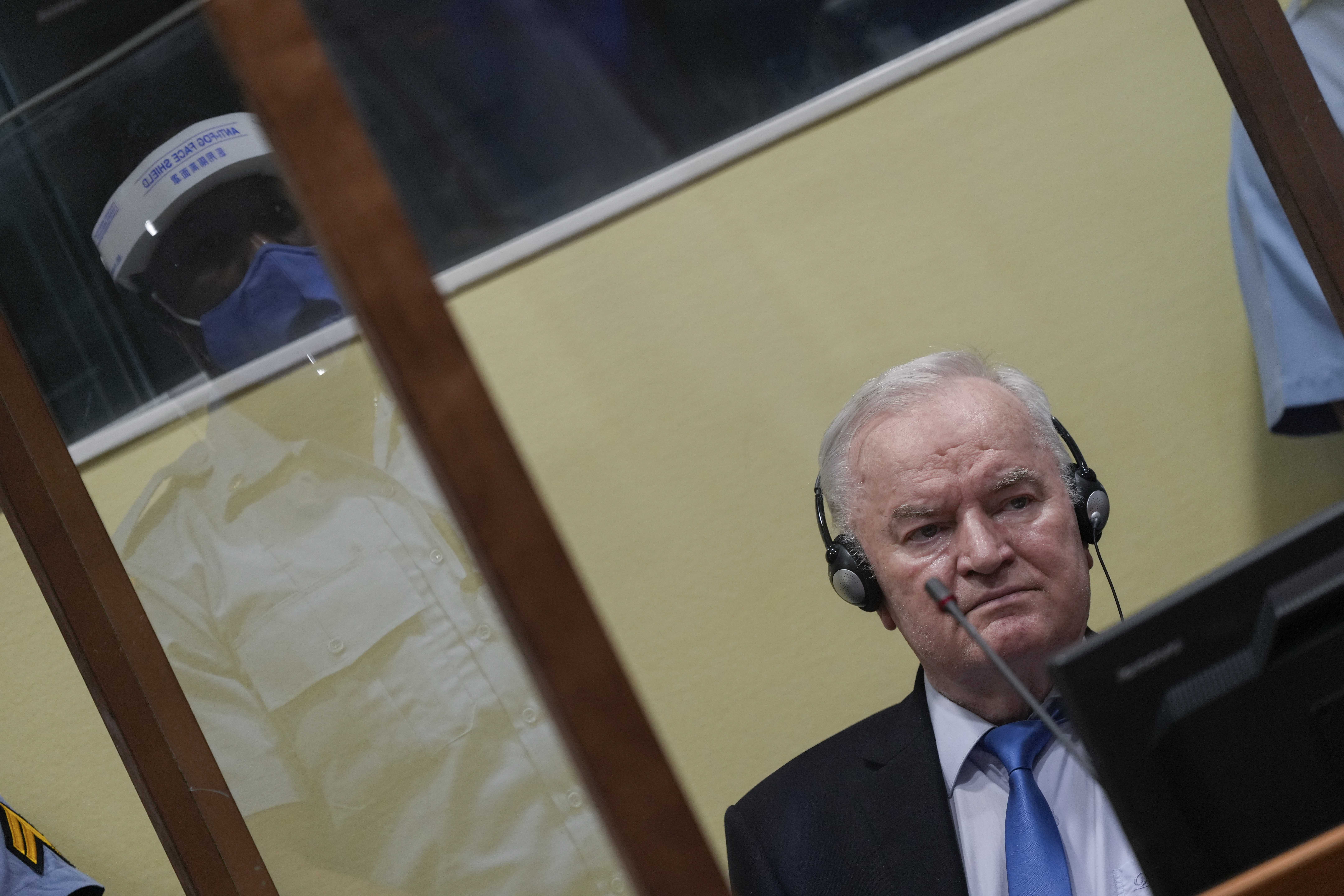 OTKAZALI MU VITALNI ORGANI Zatraženo hitno prebacivanje Ratka Mladića u Beograd, Srbija dala potrebne garancije
