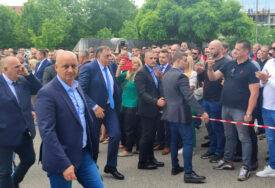 Gromoglasan aplauz: Dodik stigao u Sud BiH