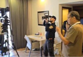 (VIDEO) "OVAJ POTEZ JE ZABRINJAVAJUĆI" Izraelska policija upala u kancelariju Al Džazire u Jerusalimu, oglasila se i Bijela kuća