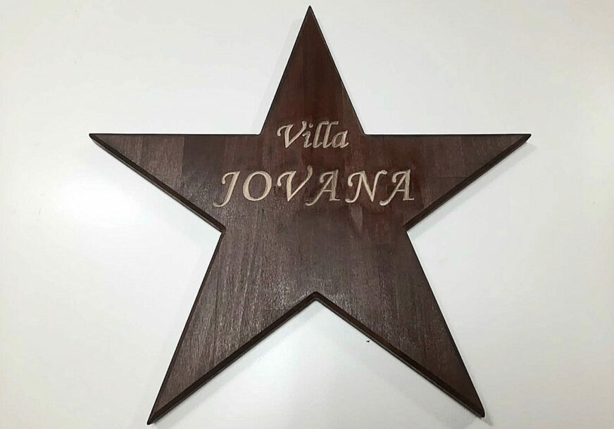 Jovana Jeremić natpis na vili
