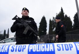 "U kući nema namještaja" Policija upala u objekat za koji Duško Knežević tvrdi da je u vlasništvu Mila Đukanovića