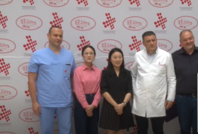 (VIDEO) "Novom tehnologijom ćemo moći  spasiti još više života" Delegacija iz Kine i Francuske u posjeti UKC, radi unapređenja kardiohirurgije