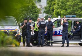 PLANIRAO DA NAPRAVI BOMBU Uhapšen muškarac sa eksplozivom blizu pariskog aerodroma