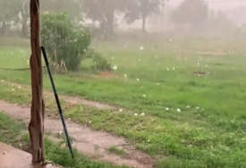 (VIDEO, FOTO) LEDENE BOMBE Teksas pogodio grad veličine bejzbol loptica, a sad stiglo upozorenje na pogoršanje vremena