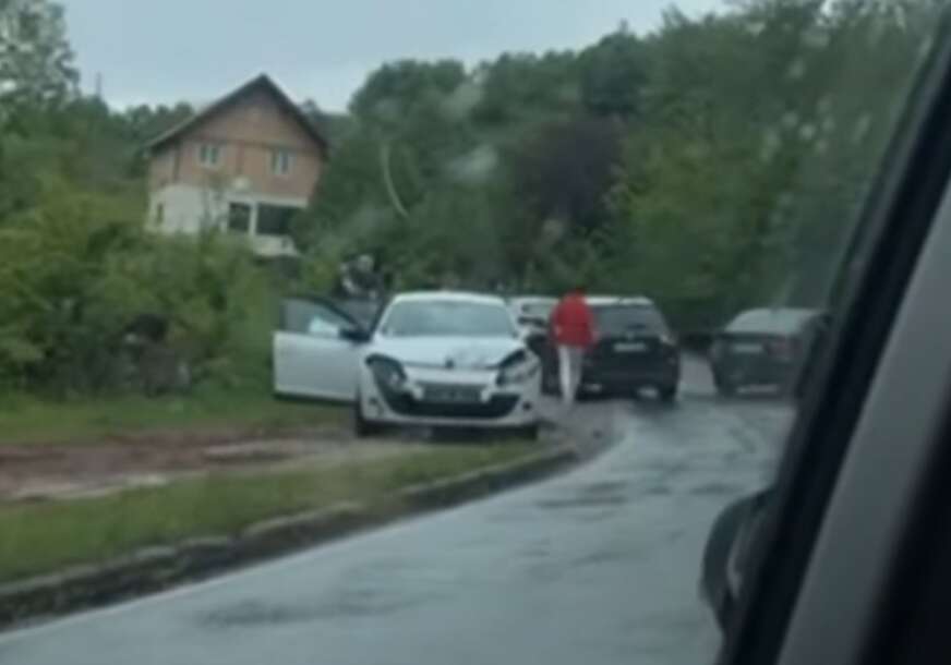 (VIDEO) Još jedna teška nesreća na PUTEVIMA SRPSKE: U sudaru 3 automobila kod Foče POVRIJEĐENO 7 OSOBA