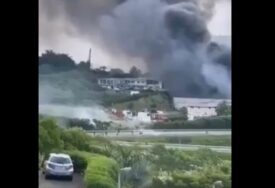 (VIDEO, FOTO) Zapaljena vozila, dim nad gradovima i masovne pljačke: Na teritoriji Nove Kaledonije došlo je do NASILNIH PROTESTA za nezavisnost