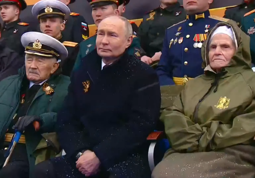 (VIDEO, FOTO) "Istina smeta onima koji žele da GRADE KOLONIJALNU POLITIKU NA LAŽI” Putin se obratio na vojnoj paradi u Moskvi povodom Dana pobjede nad fašizmom  