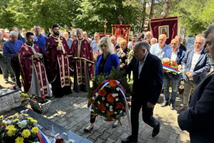 (FOTO) Služen parastos poginulim borcima iz mjesta u okolini Banjaluke "Prisjećamo se svih onih koji su živote utkali u temelje Srpske"