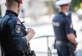 Najmanje 3 osobe napadnute STAKLENOM FLAŠOM: Državljanin BiH prebačen je u zatvor, a povrijeđeni u bolnicu