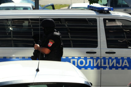 U TOKU AKCIJA "ROLEKS" Uhapšeno 10 osoba zbog organizovanog kriminala i trgovine drogom, pretresi na više lokacija