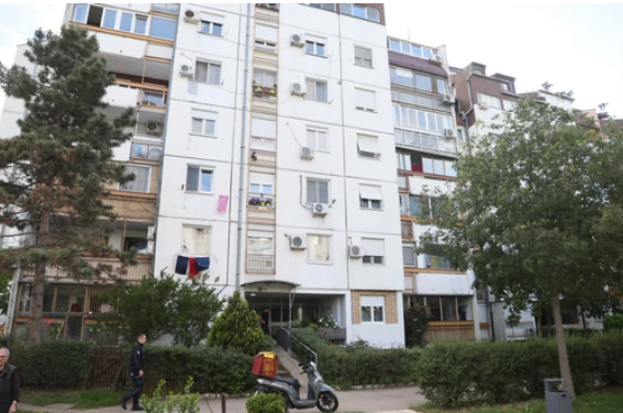 Ubistvo i samoubistvo, zgrada na Novom Beogradu