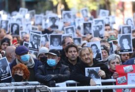 (FOTO) "Zločin protiv čovječanstva" Argentina osuđena 30 godina nakon bombardovanja jevrejske zajednice