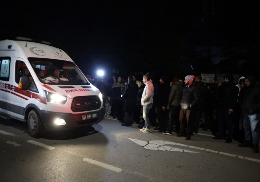 Strašna nesreća u Turskoj: Autobus prešao u suprotnu traku, POGINULE 2 OSOBE, 35 povrijeđeno