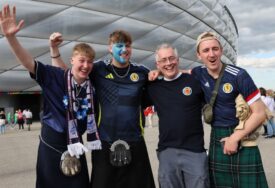 (VIDEO) LUDILO NA ULICAMA MINHENA Navijači Škotske napravili fantastičnu atmosferu i okupirali sve oko stadiona, OČEKUJE NAS SPEKTAKL