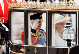 (VIDEO, FOTO) Svijet na nogama zbog povratka Kejt Midlton: Kralj Čarls stigao na svoju ROĐENDANSKU PARADU sa kraljicom Kamilom