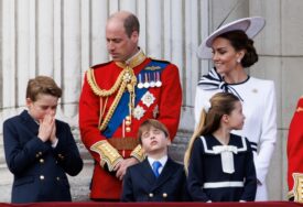 (FOTO) "Svi te volimo mnogo" Kejt Midlton javno princu Vilijamu ČESTITALA ROĐENDA, uputila nikad dirljivije riječi