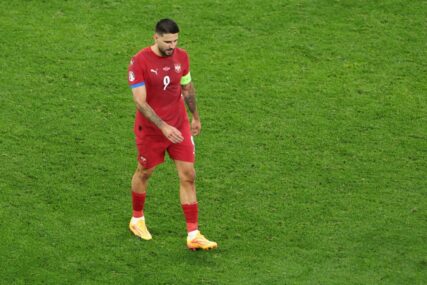 "Jako sam bio nervozan" Aleksandar Mitrović nije mirno primio odluku Piksija da ga izvadi iz igre protiv Engleske