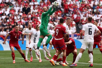 (FOTO) Da li je ovo realan scenario: Fudbaleri Srbije i u slučaju pobjede nad Danskom nisu sigurni učesnici osmine finala na EURO