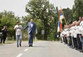 (FOTO) PRVI STALI NA BRANIK OTADŽBINE Obilježene 33 godine od formiranja slavne brigade "VUKOVI S VUČIJAKA", ceremoniji prisustvovao i predsjednik Srpske