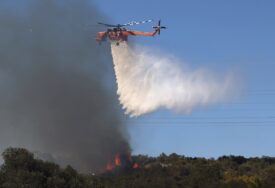 POŽAR NA HALKIDIKIJU Helikopteri stigli u pomoć vatrogascima u gašenju vatrene stihije u Grčkoj