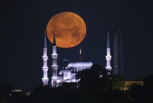 pun mjesec u Istanbulu