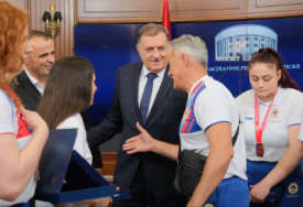 (FOTO) DODIK ODRIJEŠIO KESU Koliko predsjednik Srpske daje osvajačima medalja na Igrama zemalja BRIKS