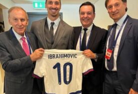 Broj 10 za Ibrahimovića: Fudbalski savez Srbije uručio dres legendarnom Zlatanu