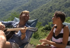 (VIDEO) LJUBAV ČINI ČUDA Dragan i Vera svoju sreću su pronašli u selu Jaketić i nije im teško raditi poslove na imanju