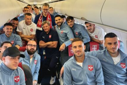 (FOTO) "Pobijedite ih sve" Vučić ispratio fudbalere Srbije na Evropsko prvenstvo