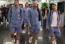 ORLOVI SPREMNI ZA AUSTRIJU Fudbaleri Srbije doputovali u Beč